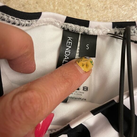 KENDALL AND KYLIE Asymmetrical Stripe One-Piece Swimsuit Size S NWT - Picture 6 of 7